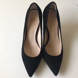 Victoria’s Secret black suede pointy toes pump 6